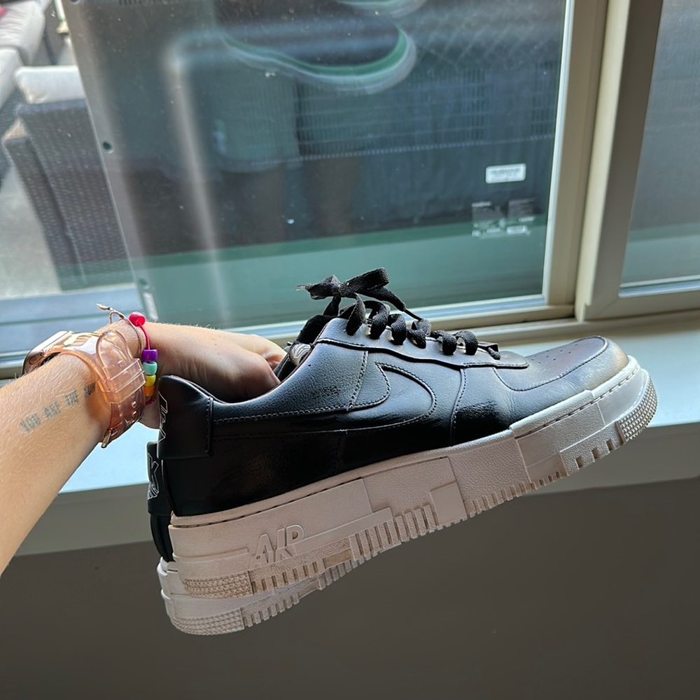 AF 1 Pixels!